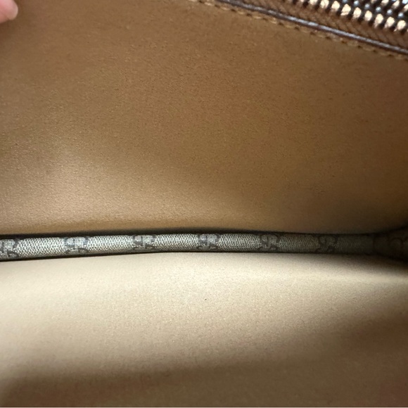 Luxury Beige and Tan Shoulder Bag - Picture 5 of 6